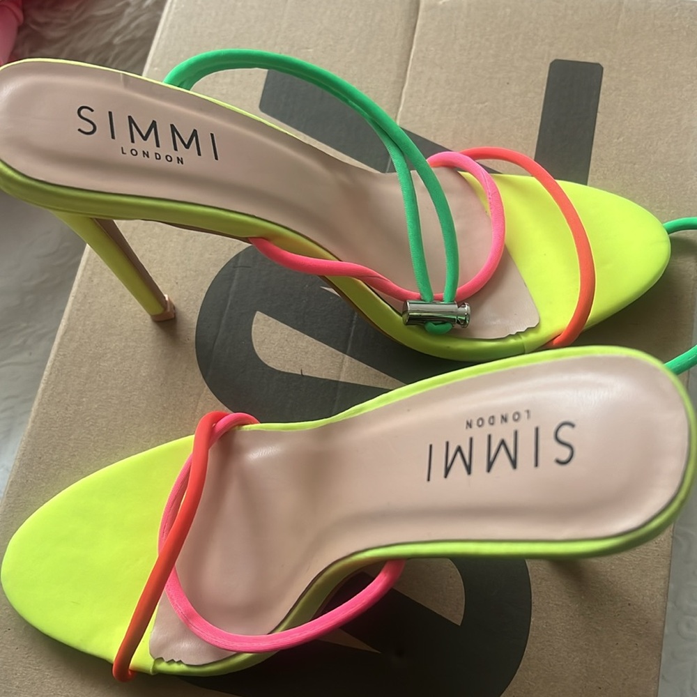 Color block heels - Picture 2 of 3